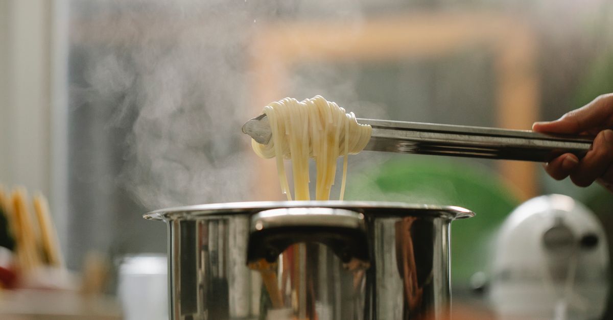 Pasta al dente koken lukt door op tijd te proeven en op te houden